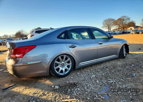 2013 Hyundai Equus Signature z USA, uszkodzony, nr VIN KMHGH4JH2DU063159